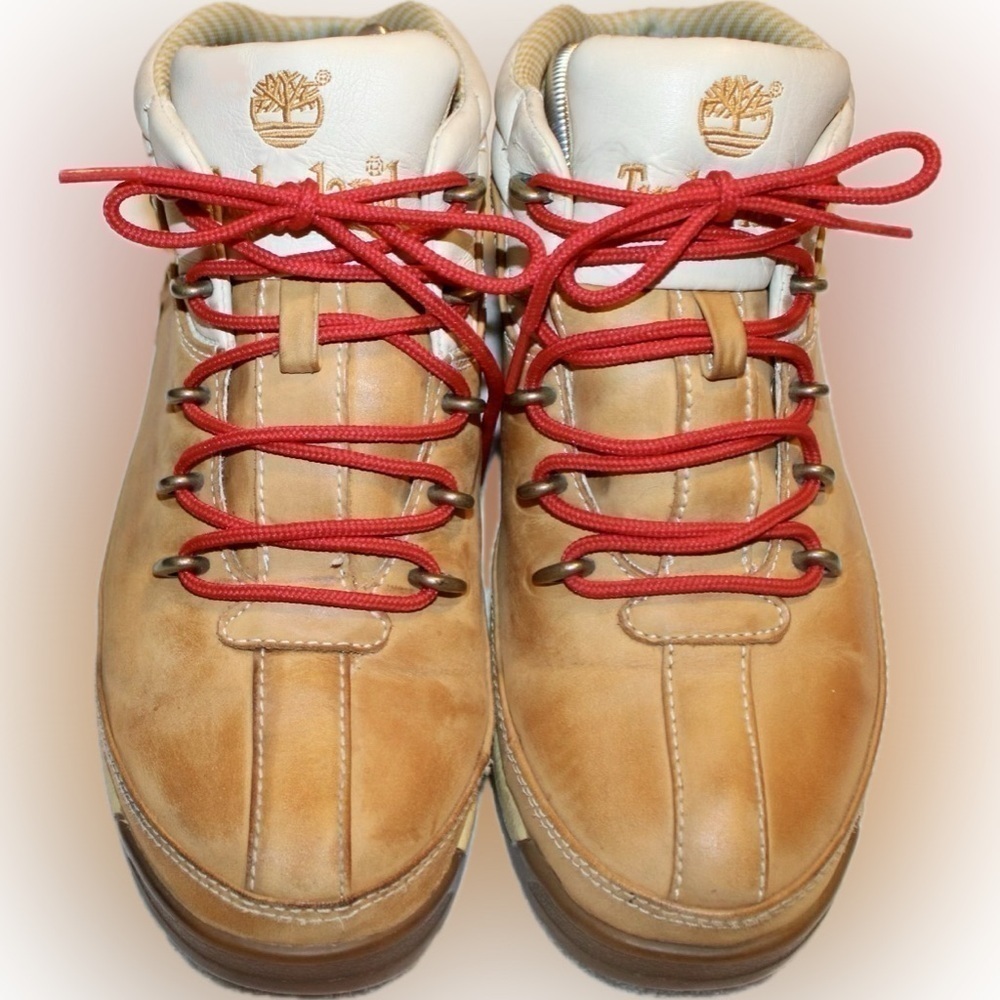 Timberland Hiking Boots size 8. Very good condition. Worn 3 times.